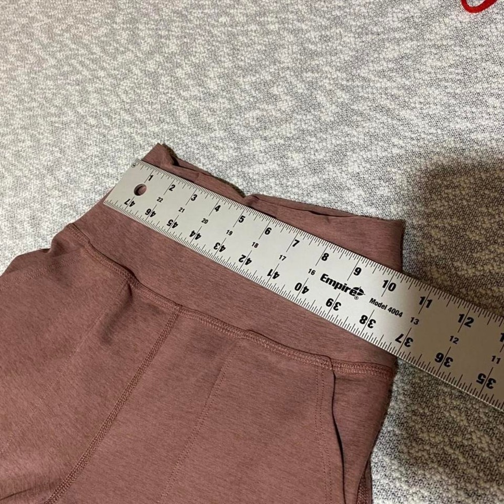 Beyond Yoga Spacedy Legging in a dusty pink flared & pockets women S. SKU-A263 - Picture 4 of 7